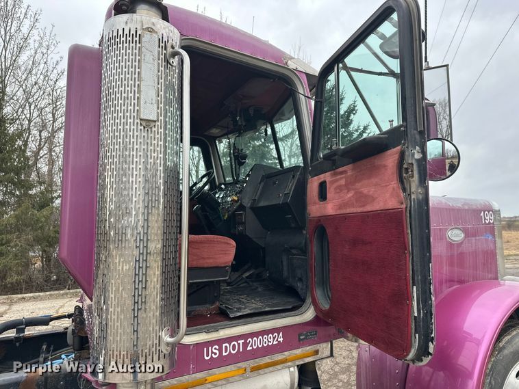 image for item FK1770 1999 Peterbilt 379 semi truck