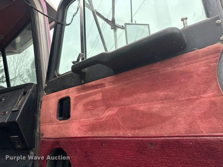 image for item FK1770 1999 Peterbilt 379 semi truck