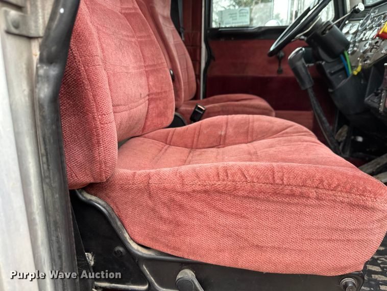 image for item FK1770 1999 Peterbilt 379 semi truck