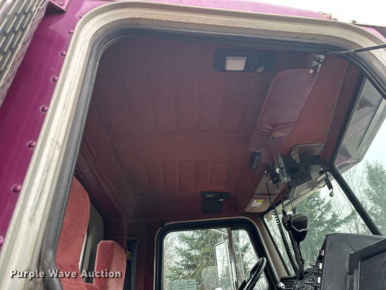 image for item FK1770 1999 Peterbilt 379 semi truck