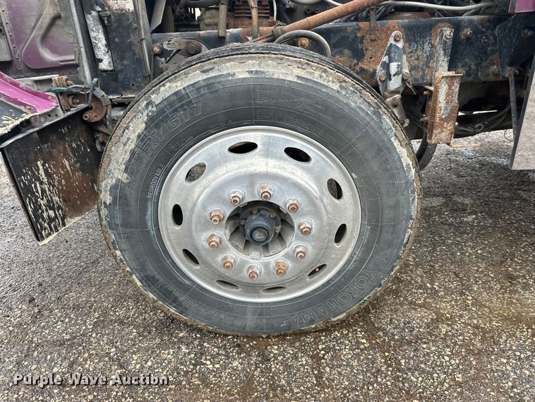 image for item FK1770 1999 Peterbilt 379 semi truck