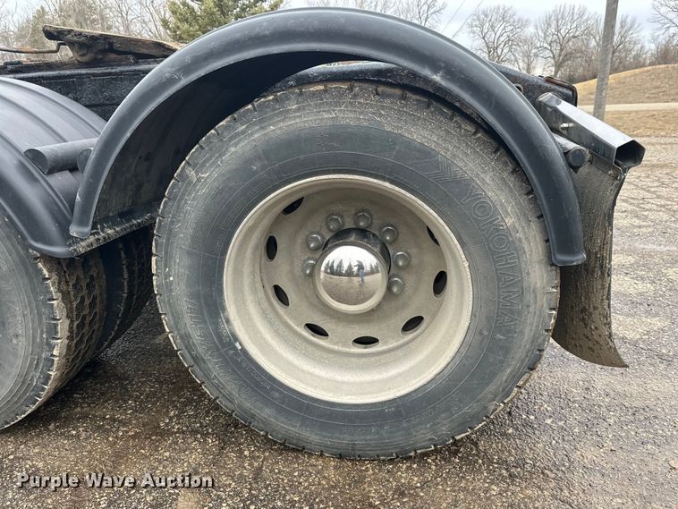 image for item FK1770 1999 Peterbilt 379 semi truck