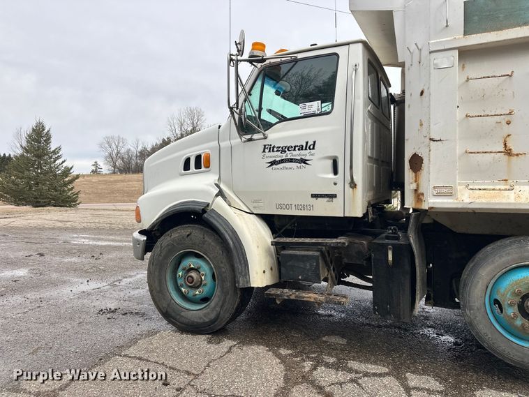 image for item FK1771 2001 Sterling L9500 dump truck
