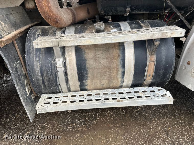 image for item FK1771 2001 Sterling L9500 dump truck