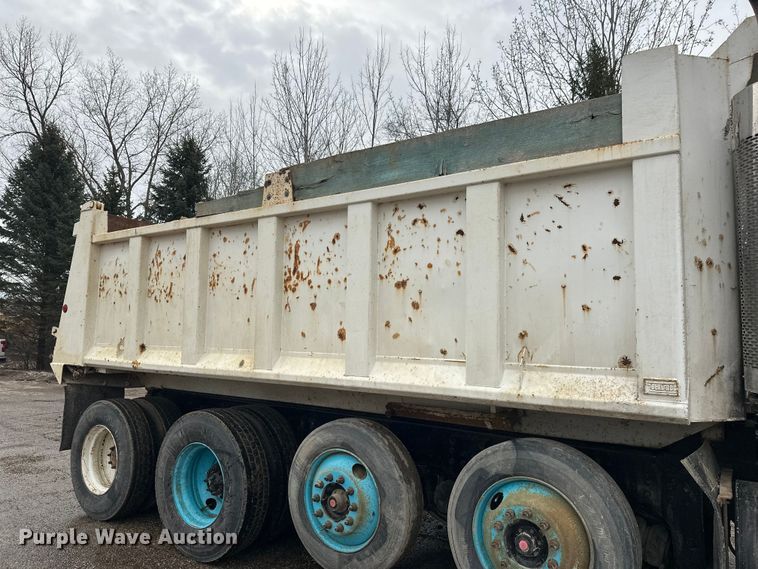 image for item FK1771 2001 Sterling L9500 dump truck