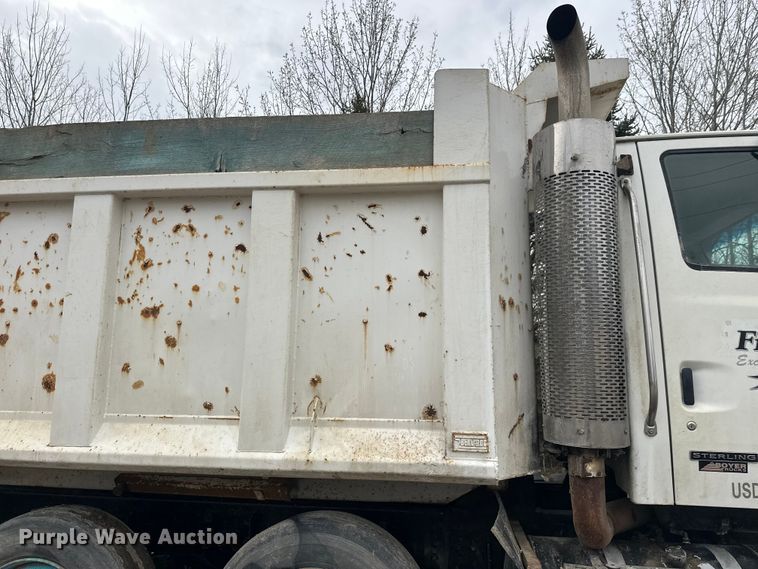 image for item FK1771 2001 Sterling L9500 dump truck