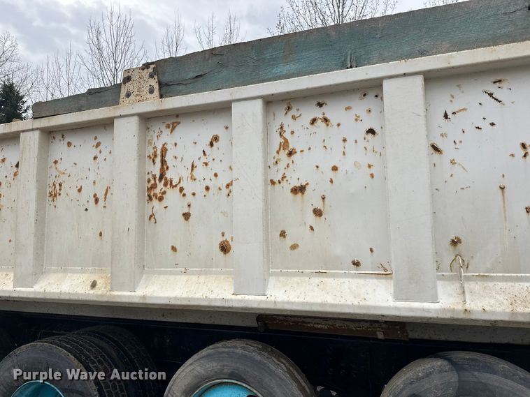 image for item FK1771 2001 Sterling L9500 dump truck