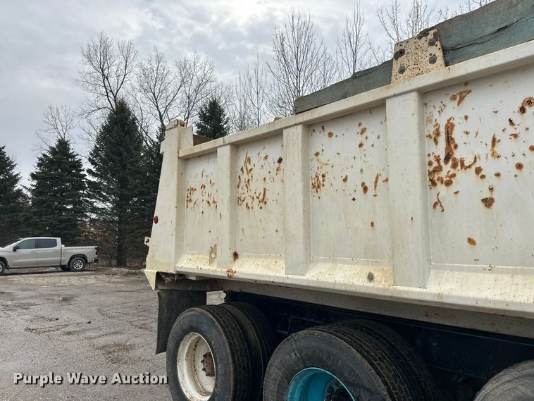 image for item FK1771 2001 Sterling L9500 dump truck