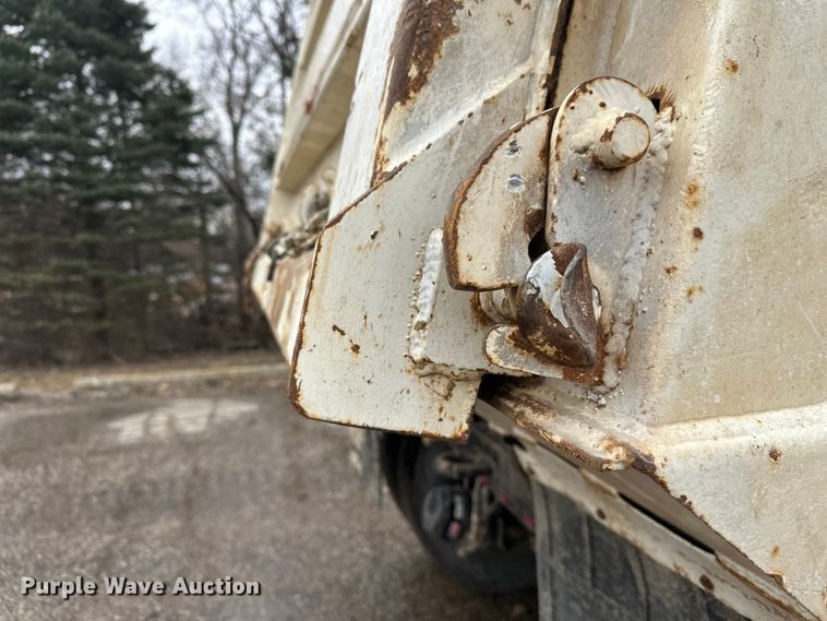 image for item FK1771 2001 Sterling L9500 dump truck