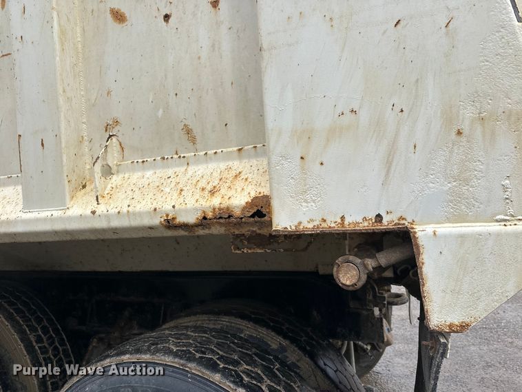 image for item FK1771 2001 Sterling L9500 dump truck