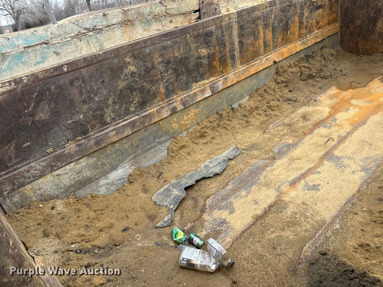 image for item FK1771 2001 Sterling L9500 dump truck