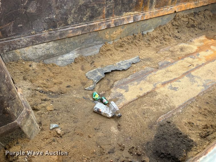 image for item FK1771 2001 Sterling L9500 dump truck