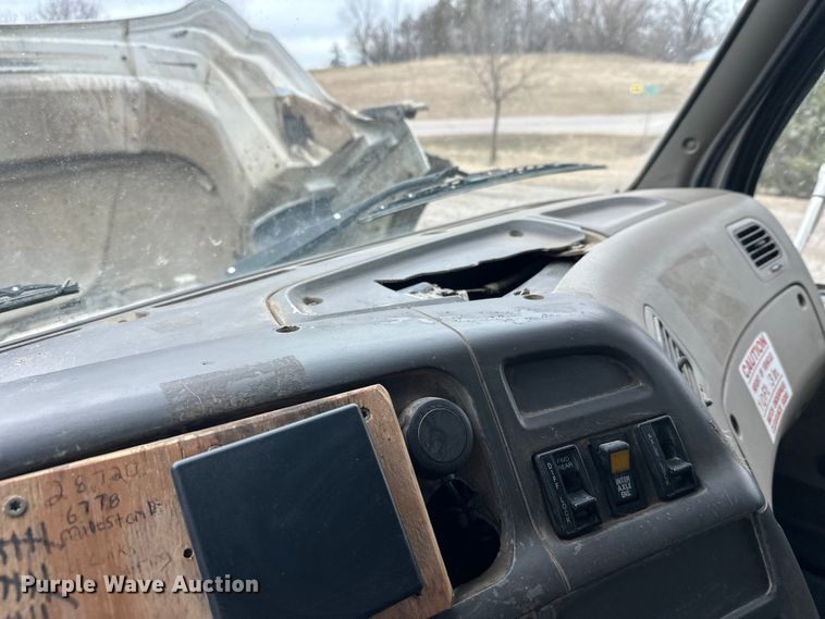 image for item FK1771 2001 Sterling L9500 dump truck