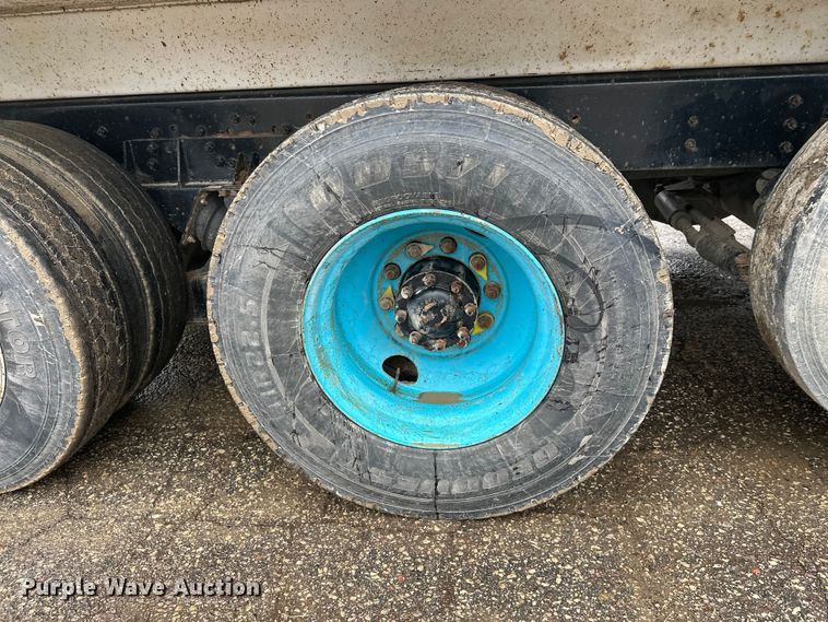 image for item FK1771 2001 Sterling L9500 dump truck