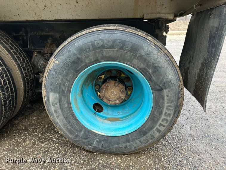 image for item FK1771 2001 Sterling L9500 dump truck