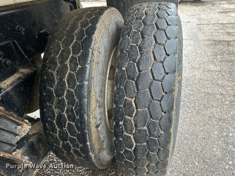 image for item FK1771 2001 Sterling L9500 dump truck