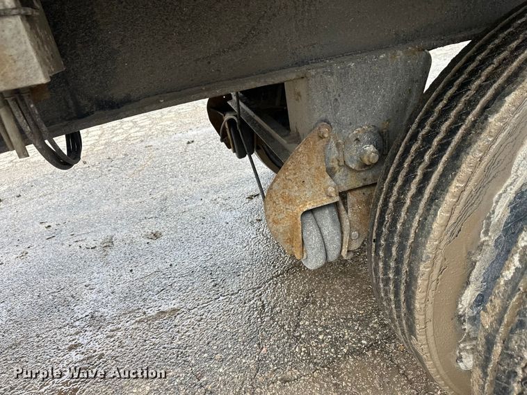 image for item FK1773 2005 Utility flatbed trailer