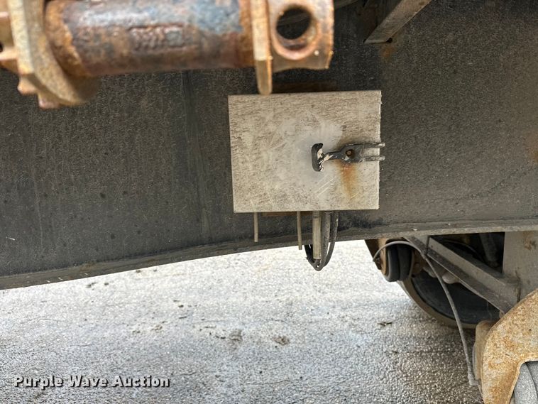 image for item FK1773 2005 Utility flatbed trailer