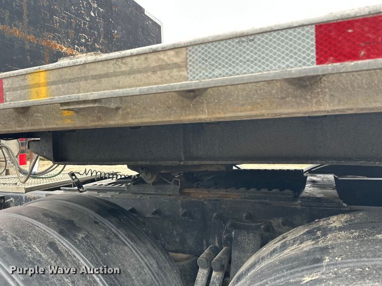 image for item FK1773 2005 Utility flatbed trailer