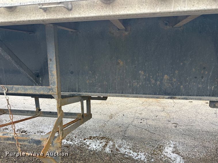 image for item FK1773 2005 Utility flatbed trailer