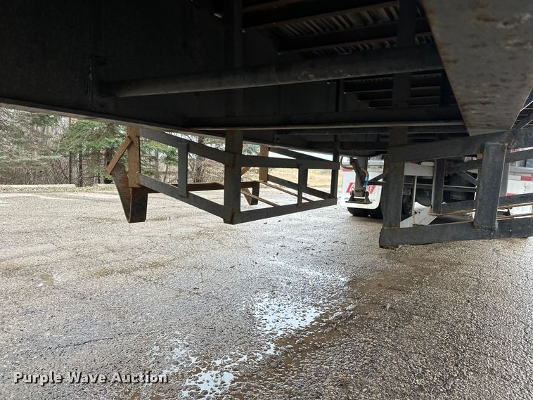 image for item FK1773 2005 Utility flatbed trailer