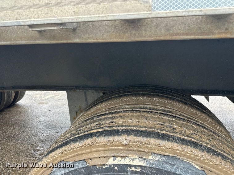 image for item FK1773 2005 Utility flatbed trailer