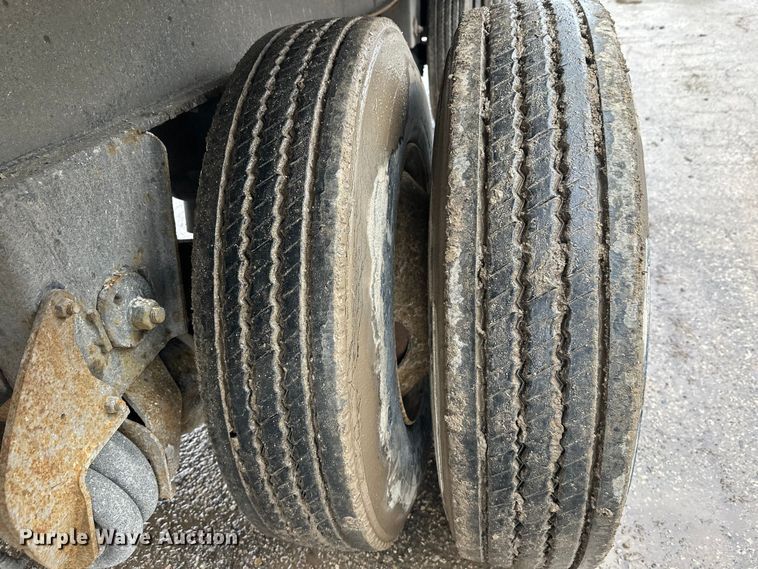 image for item FK1773 2005 Utility flatbed trailer