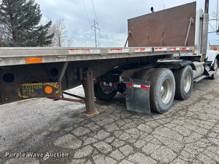image for item FK1774 2008 Transcraft  flatbed trailer