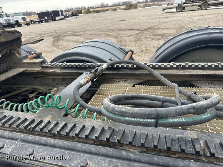 image for item FK1779 2003 International 9400i semi truck