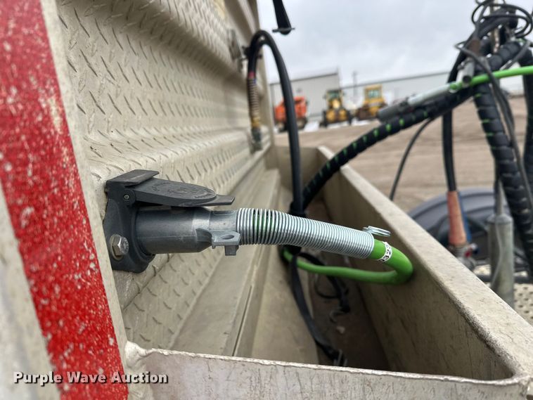 image for item FK1779 2003 International 9400i semi truck