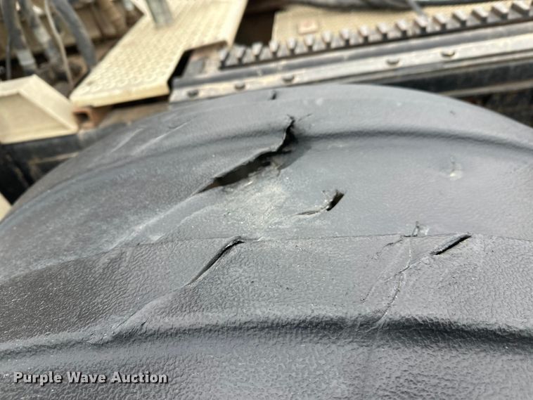 image for item FK1779 2003 International 9400i semi truck