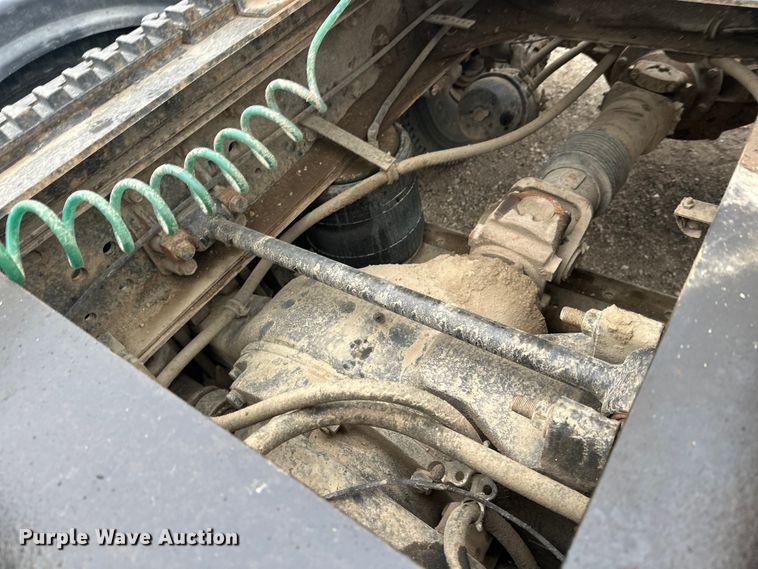 image for item FK1779 2003 International 9400i semi truck