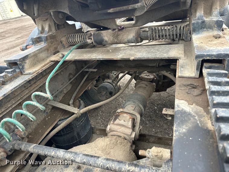 image for item FK1779 2003 International 9400i semi truck