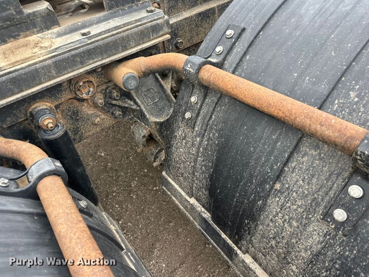 image for item FK1779 2003 International 9400i semi truck