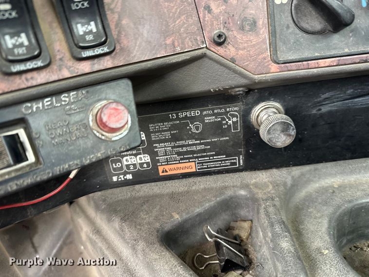 image for item FK1779 2003 International 9400i semi truck