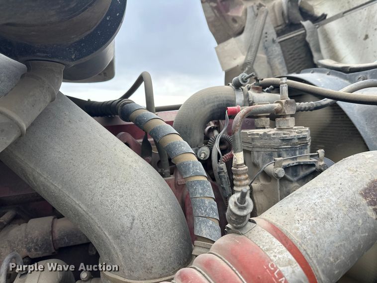 image for item FK1779 2003 International 9400i semi truck