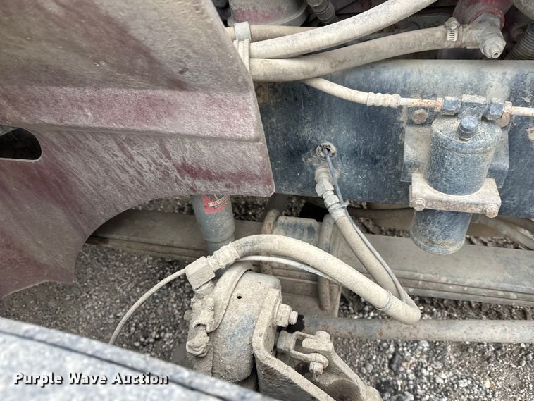 image for item FK1779 2003 International 9400i semi truck