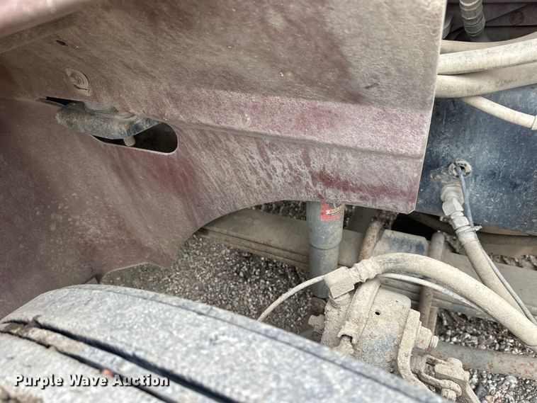 image for item FK1779 2003 International 9400i semi truck