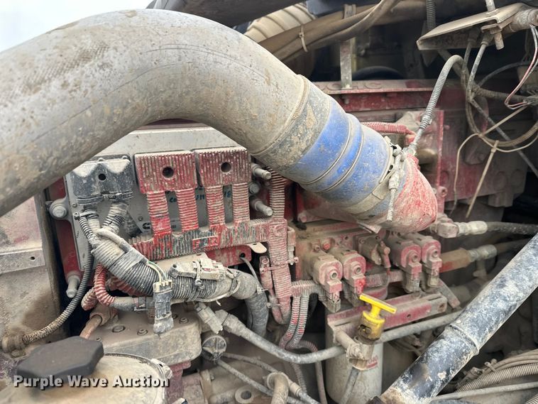 image for item FK1779 2003 International 9400i semi truck