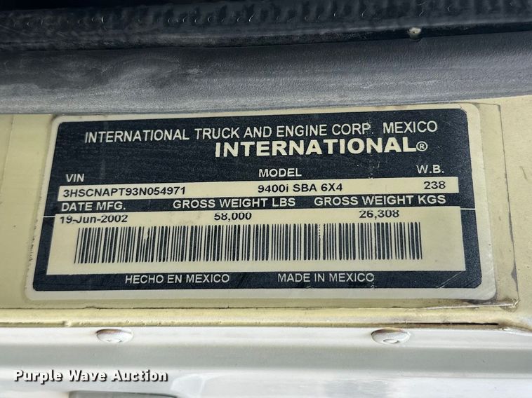 image for item FK1779 2003 International 9400i semi truck