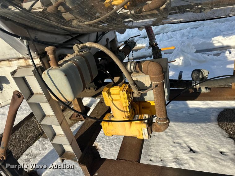 image for item FK1813 1991 Brenner tank trailer