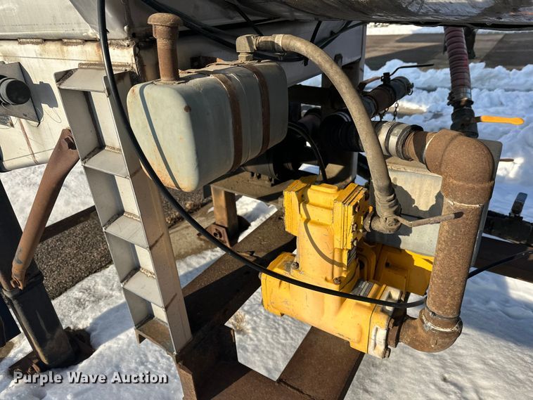 image for item FK1813 1991 Brenner tank trailer