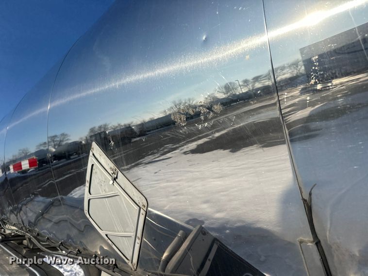 image for item FK1813 1991 Brenner tank trailer