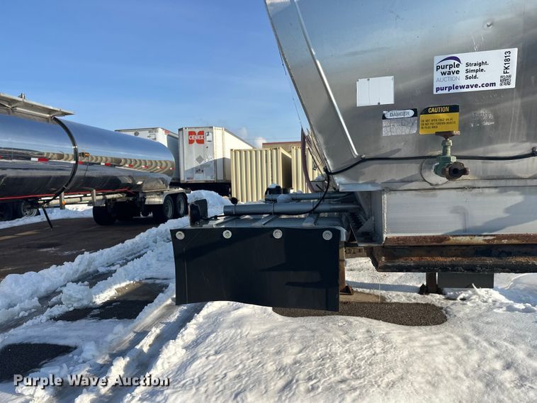 image for item FK1813 1991 Brenner tank trailer