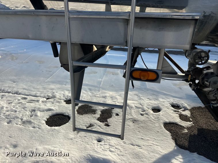 image for item FK1813 1991 Brenner tank trailer