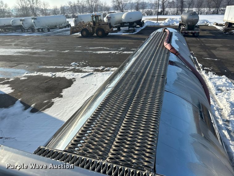 image for item FK1813 1991 Brenner tank trailer