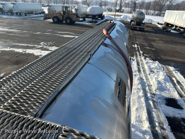 image for item FK1813 1991 Brenner tank trailer