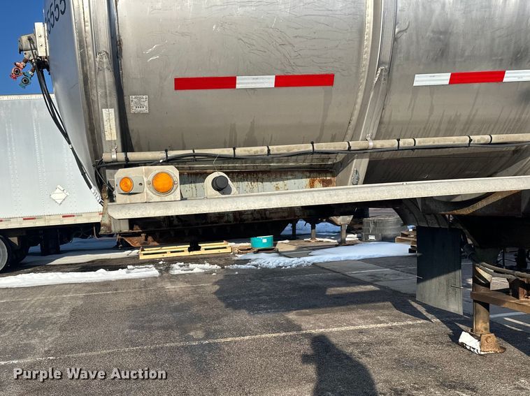 image for item FK1814 1969 Fruehauf tank trailer