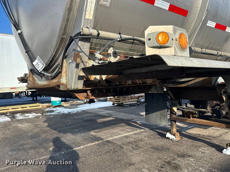 image for item FK1814 1969 Fruehauf tank trailer