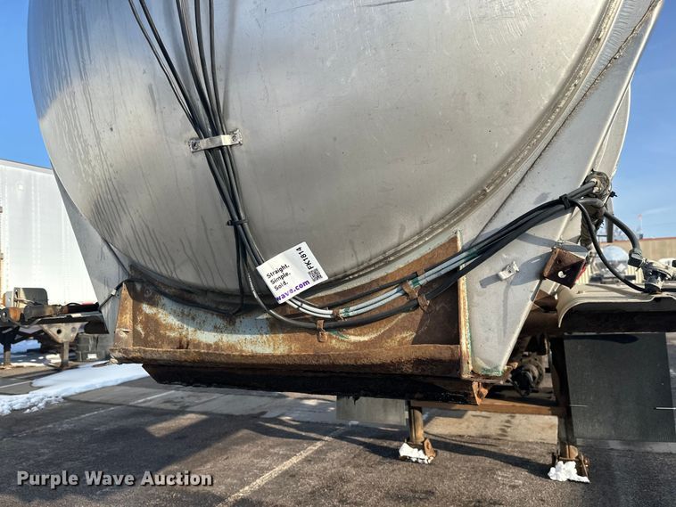 image for item FK1814 1969 Fruehauf tank trailer